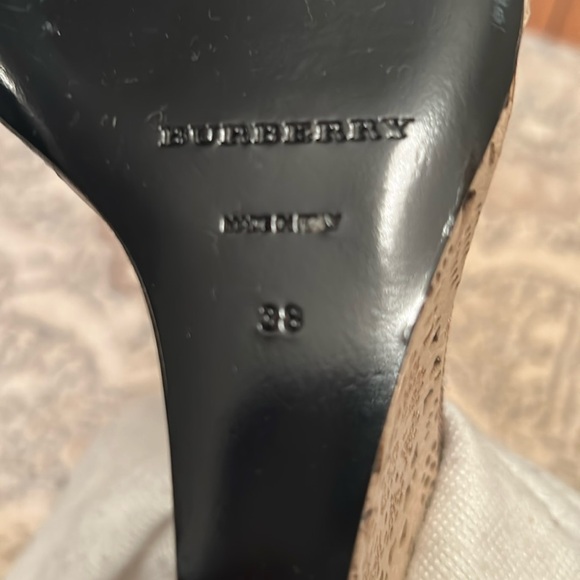 Burberry Prosum Wedge - Picture 2 of 8